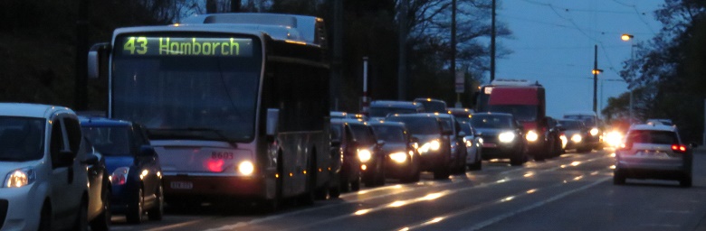 Bus 43 pour Homborch dans les embouteillages de la rue Engeland
