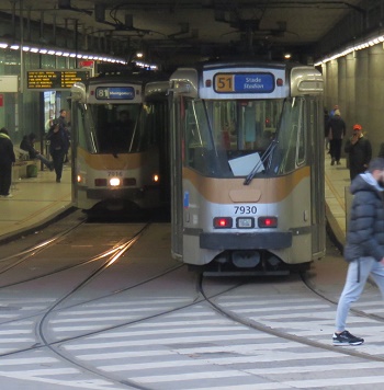 Le tram 51 en gare du Midi